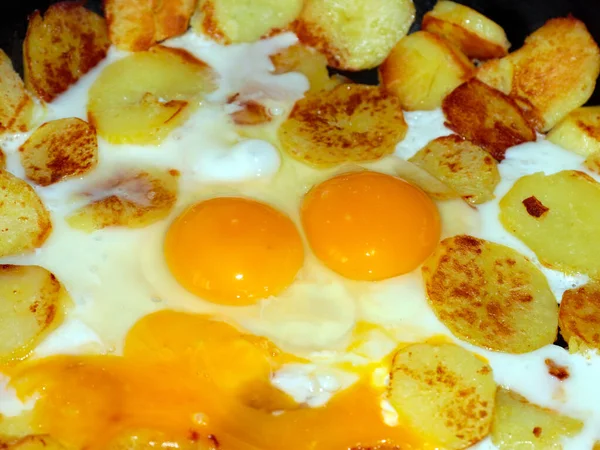 Pyszne Jajecznicę Smażone Ramach Śniadania Rano — Zdjęcie stockowe