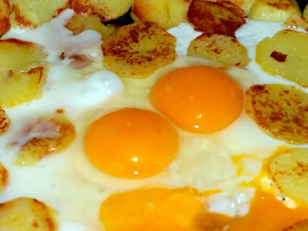 Deliciosos Huevos Revueltos Fritos Como Parte Desayuno Matutino — Foto de Stock