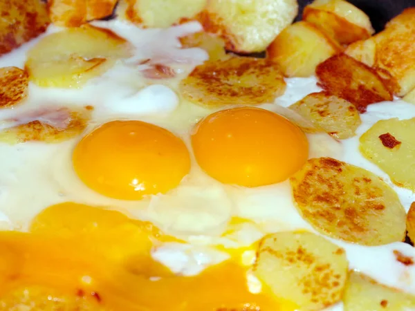 Deliciosos Ovos Mexidos Fritos Como Parte Seu Café Manhã — Fotografia de Stock