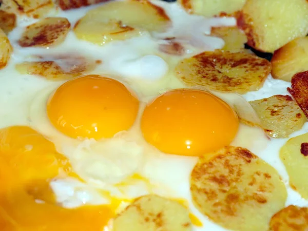 Deliciosos Huevos Revueltos Fritos Como Parte Desayuno Matutino — Foto de Stock