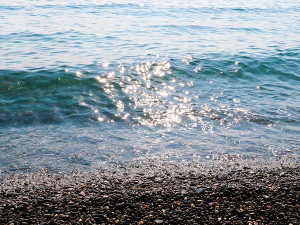 Belas Ondas Mar Uma Praia Seixos Como Lugar Para Recreação — Fotografia de Stock