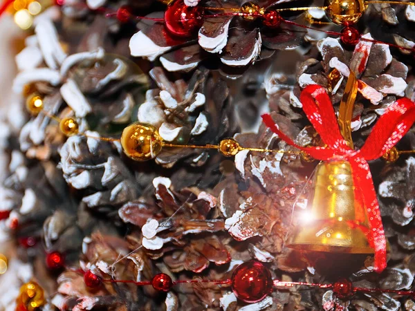 Schöne Dekorative Silvesterbaum Für Weihnachtsgeschenk Gemacht — Stockfoto