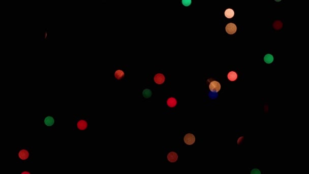 Розмиті Вогні Різнокольорових Світильників Різдвяної Гірлянди — стокове відео