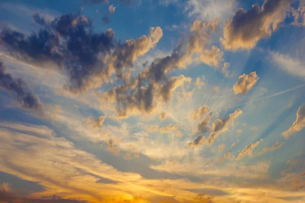 Bellissimo Cielo Serale Nuvoloso Come Parte Del Paradiso Celeste Paesaggio — Foto Stock