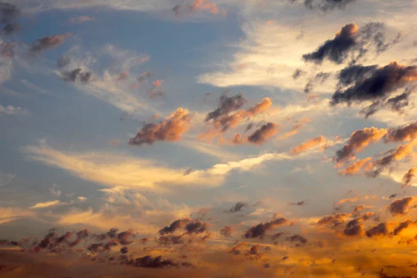 Hermoso Cielo Nublado Como Parte Del Paraíso Celestial Paisaje — Foto de Stock