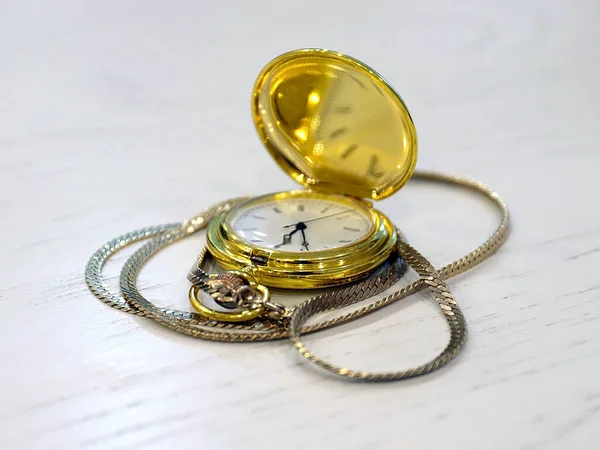 Hermoso Reloj Bolsillo Antiguo Una Caja Oro Como Medio Medir — Foto de Stock