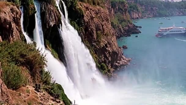 Yukarı Duden Şelalesinin Antalya Türkiye Deki Lara Yerleşim Bölgesindeki Güzel — Stok video