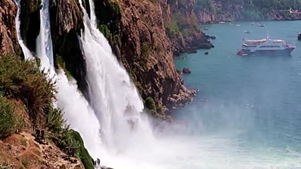 Belo Fluxo Rápido Cachoeira Duden Superior Área Residencial Lara Antalya — Vídeo de Stock