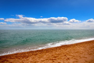 Aktif eğlence için güzel kumlu sahil