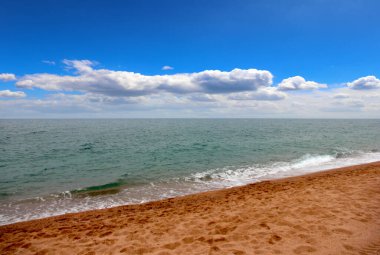 Aktif eğlence için güzel kumlu sahil