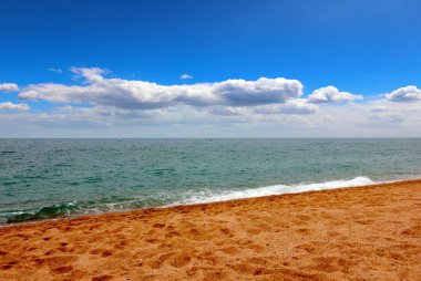 Aktif eğlence için güzel kumlu sahil