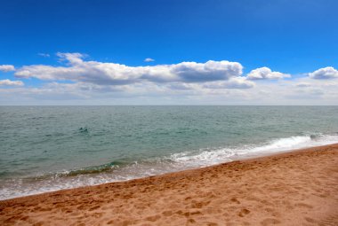 Aktif eğlence için güzel kumlu sahil