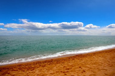Aktif eğlence için güzel kumlu sahil