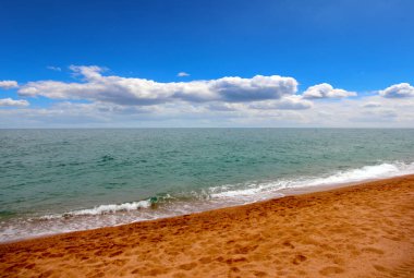 Aktif eğlence için güzel kumlu sahil