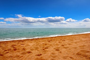 Aktif eğlence için güzel kumlu sahil