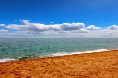 Aktif eğlence için güzel kumlu sahil