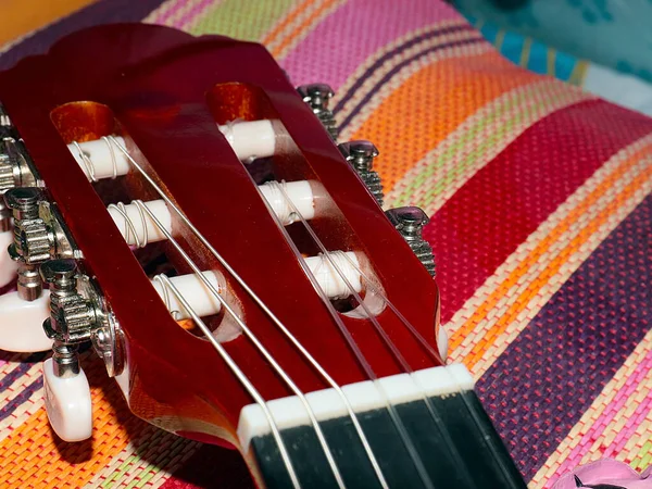 Cordas Kapron Estacas Uma Guitarra Clássica Seis Cordas — Fotografia de Stock