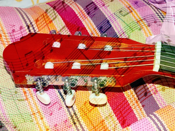 Гитарная Шея Шестиструнными Гитарными Колышками Кольями — стоковое фото