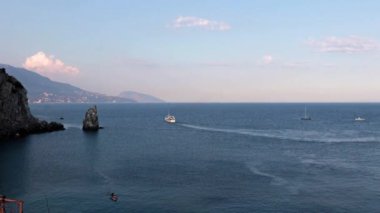 Kırım Cumhuriyeti Yalta kenti yakınlarındaki Karadeniz 'in güzel suları