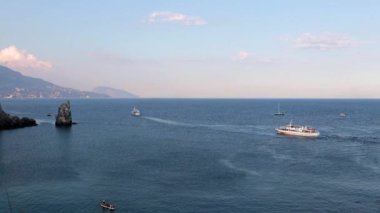 Kırım Cumhuriyeti Yalta kenti yakınlarındaki Karadeniz 'in güzel suları