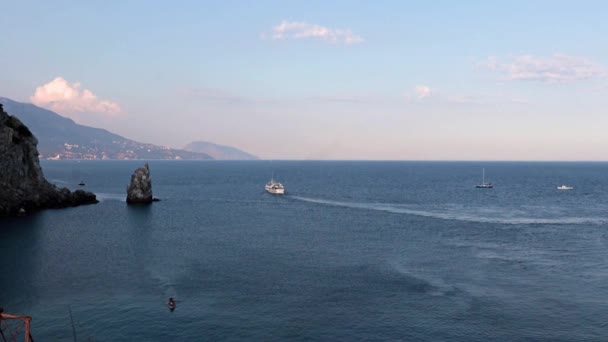 Las Aguas Hermosas Del Mar Negro Cerca Ciudad Yalta República — Vídeos de Stock