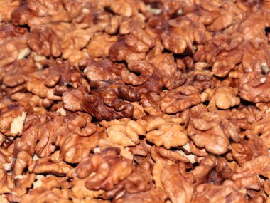 Güzel kabuklu cevizler yemek için hazır.