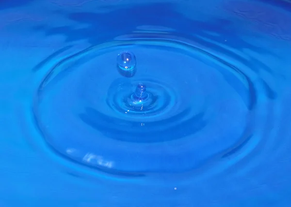 Drop Pure Transparent Water Falling Creates Patterns Liquid — Stock Photo, Image