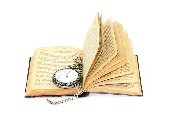 Vintage Zegarek Kieszonkowy Leży Stronach Otwartej Książki — Zdjęcie stockowe