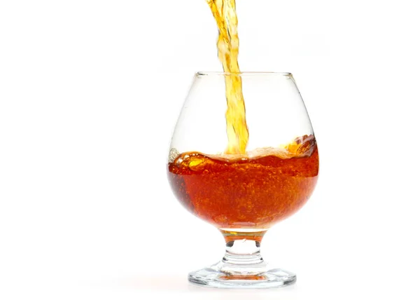 Cachos Incrivelmente Belos Uma Bebida Alcoólica Forte Quando Vertida Copo — Fotografia de Stock
