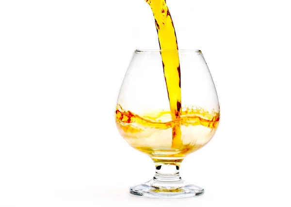 Oszałamiająco Piękne Loki Mocnego Napoju Alkoholowego Wlanego Szklanki — Zdjęcie stockowe