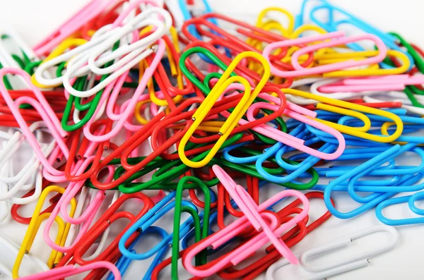 Gekleurde paperclips — Stockfoto