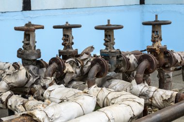 eski boru hattı valfleri