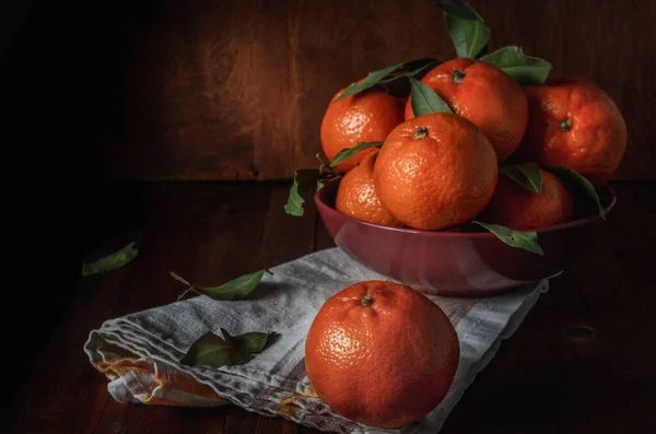 Tangerinas Granel Tecido Grosso Estilo Rústico Escuro — Fotografia de Stock