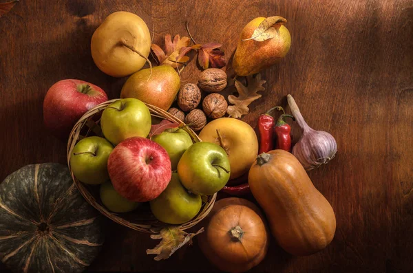 Fruits Légumes Sur Fond Bois Foncé Dans Style Rustique — Photo