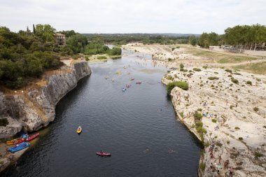 Yüzme ve pont du gard su kemeri Kano