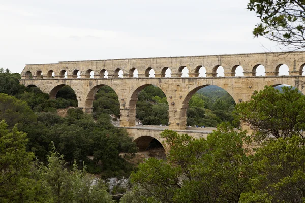 มุมมองที่สวยงามของโรมันสร้าง Pont du Gard aqueduct, Vers-Pont-du-G — ภาพถ่ายสต็อก