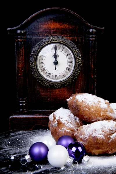 Nederländska donut kallas även oliebollen, traditionell nyårsafton — Stockfoto