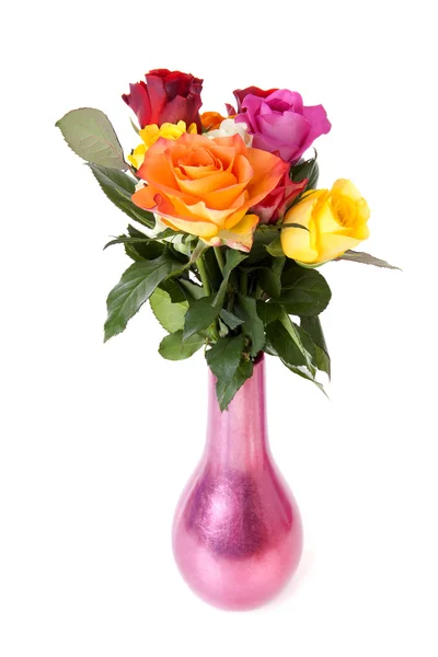 Buquê de rosas coloridas em vaso sobre fundo branco — Fotografia de Stock