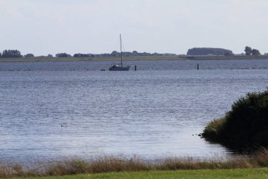 Kuzey Denizi, Hollanda 'da mavi gökyüzü.