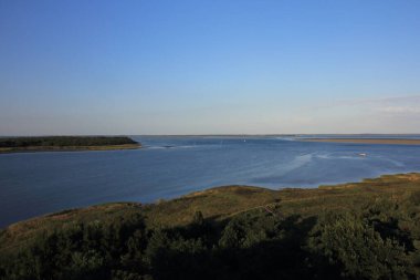 Bock Adası Baltık Denizi 'nde Hiddensee adasının güneybatısında ve Zingst yarımadasının doğusunda yer alır.