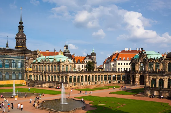 Dresden Galeri zwinger yapısı bina — Stok fotoğraf