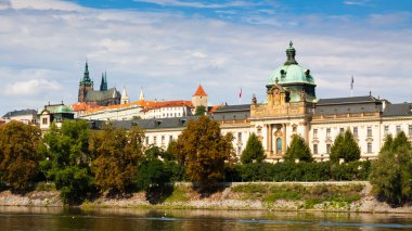 Prague, Çek Cumhuriyeti, st. vitus cathedral.house strakova akademie Çek Cumhuriyeti Hükümeti