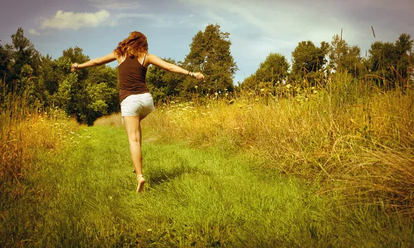 Mujer feliz en la naturaleza Imagen De Stock