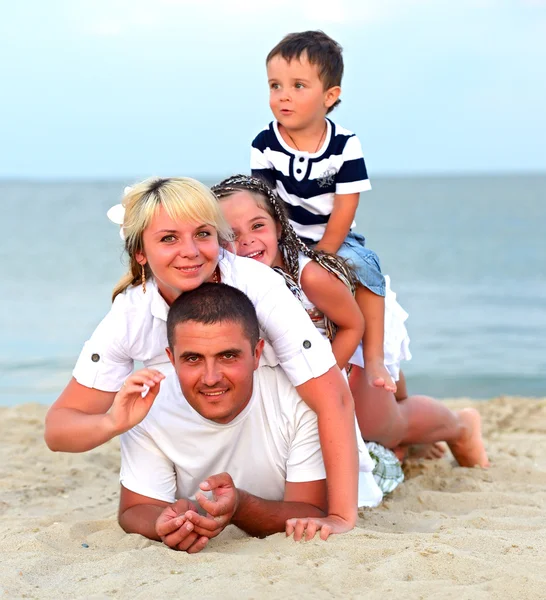 Gelukkige familie — Stockfoto