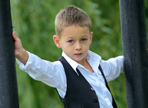 Spelen van de jongen — Stockfoto