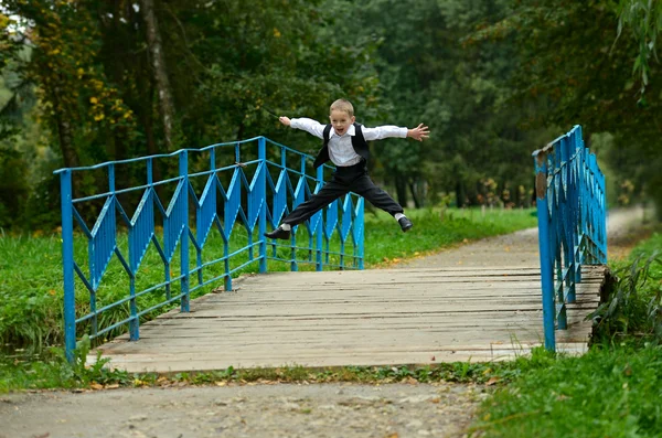 Spelen van de jongen — Stockfoto