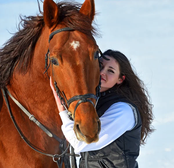 Menina com um cavalo — Fotografia de Stock