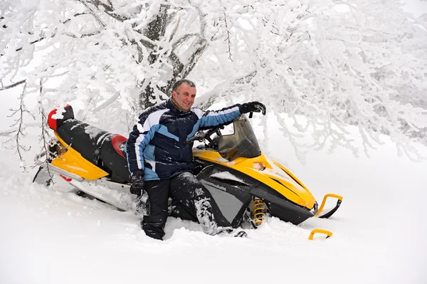 Motos de nieve — Foto de Stock