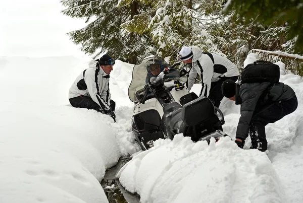 Motos de nieve — Foto de Stock