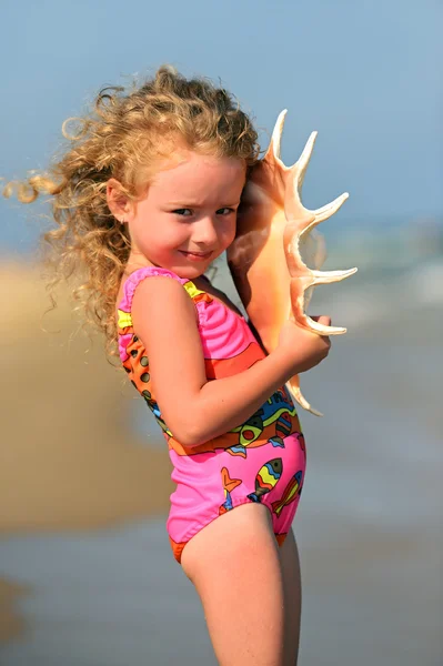 Menina no mar — Fotografia de Stock